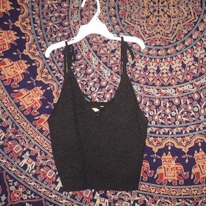 Black cropped cross cross tang top